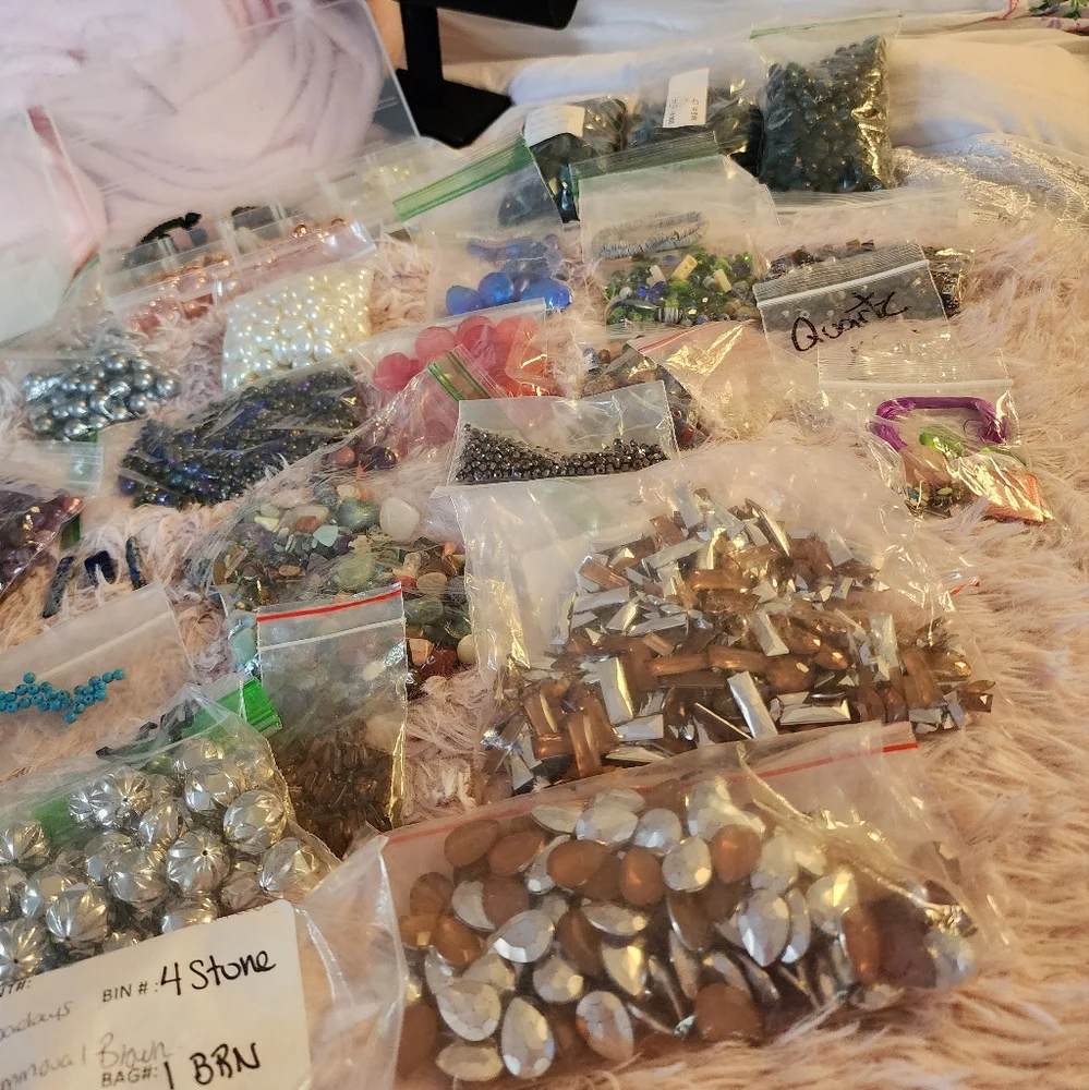 Mixture of Jewelry Making Supplies - Picture 11 of 12